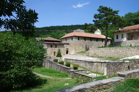 Древний армянский монастырь Сурб Хач в Старом Крыму, Крым (2020 год). Редакционное фото, фотограф Natalia Sidorova / Фотобанк Лори