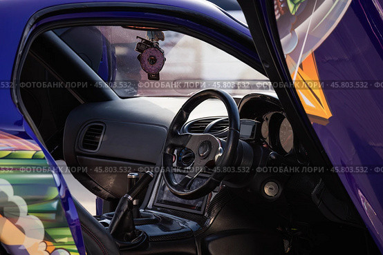 Drifting right-hand drive car interior. Стоковое фото, фотограф Константин Григорьев / Фотобанк Лори