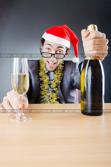 Drunken businessman after office christmas party. Стоковое фото, агентство Ingram Publishing / Фотобанк Лори