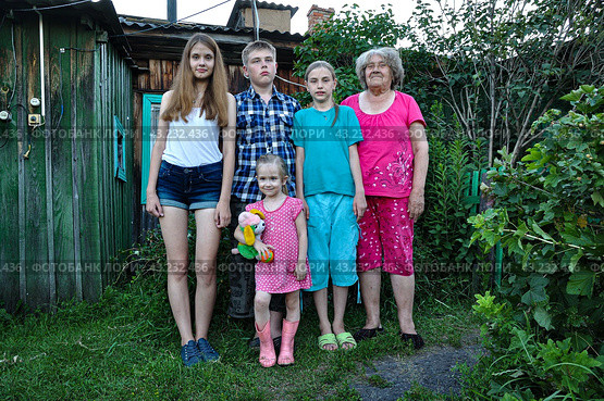 Дружная семья. Стоковое фото, фотограф Александр Тараканов / Фотобанк Лори