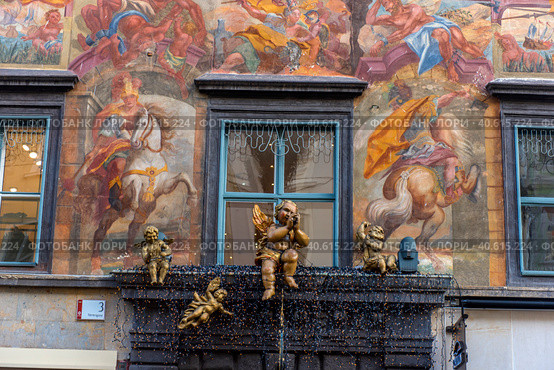 Duke court baroque building facade  in downtown on Herrengasse street. Graz is the capital of federal state of Styria and second largest city in Austria. (2018 год). Редакционное фото, фотограф Анна Кривицкая / Фотобанк Лори