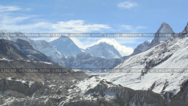 Движение облаков в горах, Эверест, Gyazumba Glacier, Гималаи, Непал , таймлапс (2014 год). Стоковое видео, видеограф Артем Поваров / Фотобанк Лори