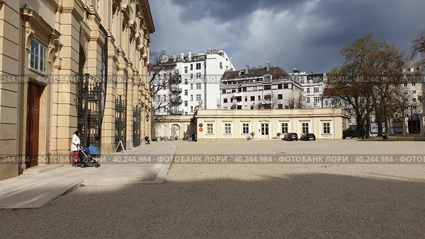 Дворец Лихтенштейнов (Gartenpalais Liechtenstein). Fürstengasse, 1. Город Вена. Австрия (2023 год). Редакционное фото, фотограф lana1501 / Фотобанк Лори
