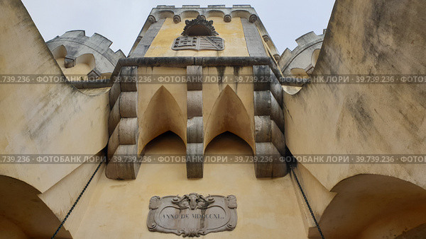 Дворец Пена (Palacio Nacional da Pena). Синтра, Лиссабон, Португалия (2023 год). Редакционное фото, фотограф lana1501 / Фотобанк Лори