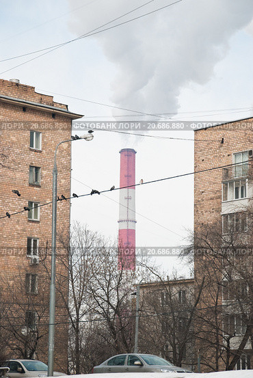 Дым из дымовой трубы № 1 ТЭЦ-12 Мосэнерго (2012 год). Стоковое фото, фотограф Алёшина Оксана / Фотобанк Лори