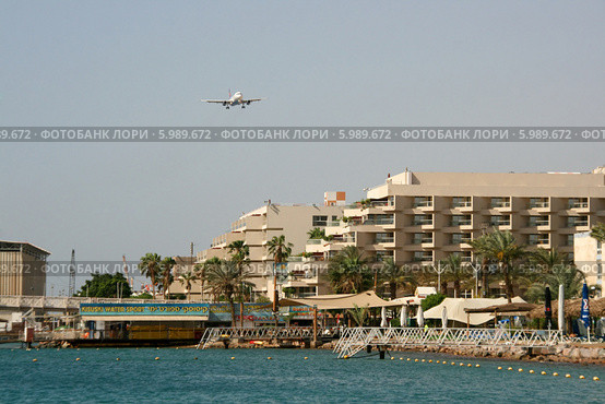 Эйлат. Самолет компании ISRAIR заходит на посадку (Israir Airlines, 4X-ABF Airbus A320-232) (2014 год). Редакционное фото, фотограф Щеголева Ольга / Фотобанк Лори
