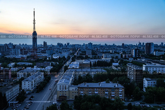 Екатеринбург. Панорамный вид на город в сумерках (2024 год). Стоковое фото, фотограф Донат Сорокин / ТАСС / Фотобанк Лори