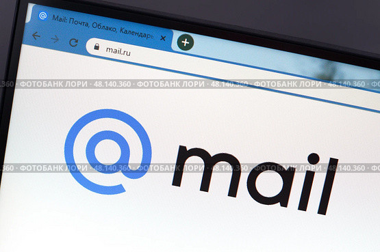 Экран компьютера с открытой страничкой сайта Мэйл Mail — электронная почта. Редакционное фото, фотограф Евгения Золкина / Фотобанк Лори