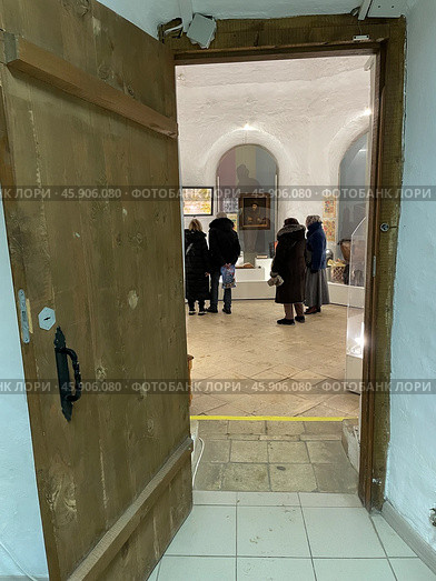 Экспозиция "Александровская слобода XVII-XVIII веков. Дворцовая вотчина Романовых". Распятская церковь-колокольня XVI в. Редакционное фото, фотограф Щеголева Ольга / Фотобанк Лори
