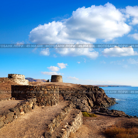 El Cotillo Toston tower castle  in Fuerteventura at Canary Islands of Spain. Стоковое фото, агентство Ingram Publishing / Фотобанк Лори