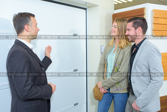 electronic garage door. Стоковое фото, агентство Ingram Publishing / Фотобанк Лори