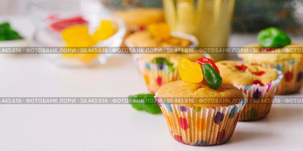 epiphany day desserts table with copy space. Стоковое фото, агентство Ingram Publishing / Фотобанк Лори
