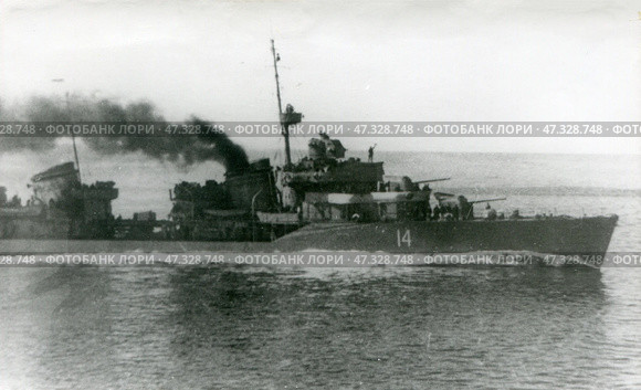Эсминец "Способный" в море, на полном ходу. 1943. Стоковое фото, фотограф Retro / Фотобанк Лори