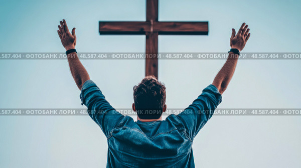 Faith and Freedom: Man Reaching for Hope Under the Cross. Стоковое AI-изображение, AI-художник Данила Большаков / Фотобанк Лори