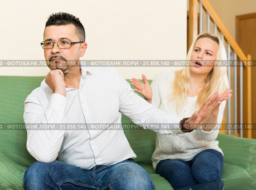 Family quarrel at home. Стоковое фото, фотограф Яков Филимонов / Фотобанк Лори