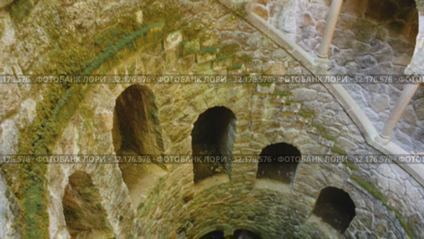Famous landmark Quinta da Regaleira estate, Sintra. Portugal (2019 год). Редакционное видео, видеограф Яков Филимонов / Фотобанк Лори