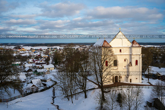 Фарный костёл в городе Новогрудок, Беларусь. Стоковое фото, фотограф Александр Салук / Фотобанк Лори