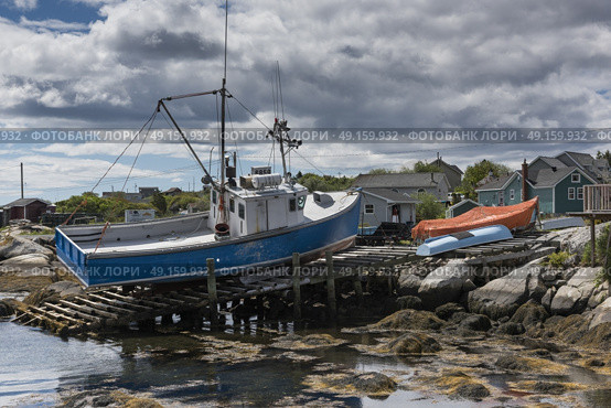 Fishing boats at dock, West Dover, Halifax, Nova Scotia, Canada. Стоковое фото, агентство Ingram Publishing / Фотобанк Лори