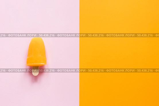 flat lay yummy popsicle with copy space. Стоковое фото, агентство Ingram Publishing / Фотобанк Лори