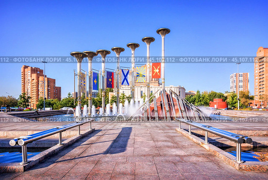 Фонтан Музыка Славы, Кузьминки, Москва (2023 год). Редакционное фото, фотограф Baturina Yuliya / Фотобанк Лори