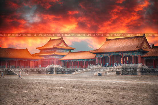 Forbidden City is the largest palace complex in the world. Located in the heart of Beijing, near the main square of Tiananmen. Forbidden City. Стоковое фото, агентство Ingram Publishing / Фотобанк Лори