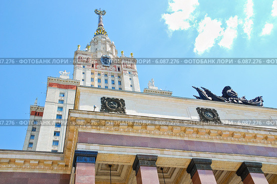 Фрагмент главного здания МГУ им. М.В. Ломоносова в Москве (2012 год). Стоковое фото, фотограф Алёшина Оксана / Фотобанк Лори