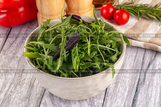 Fresh green ruccola salad leaves. Стоковое фото, фотограф Андрей Старостин / Фотобанк Лори