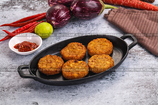 Fried potato crispy golden hash brown. Стоковое фото, фотограф Андрей Старостин / Фотобанк Лори