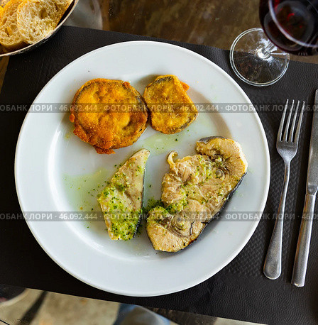 Fried swordfish fillet served with eggplant. Стоковое фото, фотограф Яков Филимонов / Фотобанк Лори