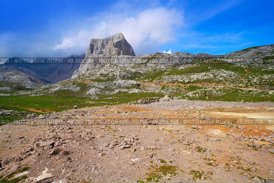 Fuente De mountains pena Vieja in Camaleno Cantabria of Spain. Стоковое фото, агентство Ingram Publishing / Фотобанк Лори