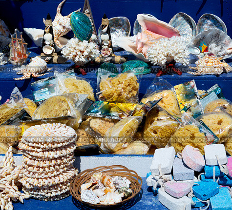 full in market old table shell and sealife in sale. Стоковое фото, агентство Ingram Publishing / Фотобанк Лори