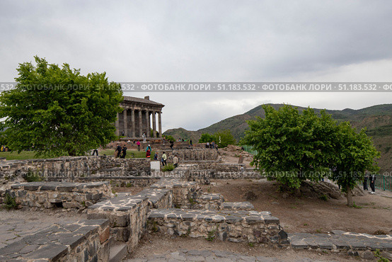Гарнийский храм в Армении (2024 год). Редакционное фото, фотограф Вероника Куденцова / Фотобанк Лори