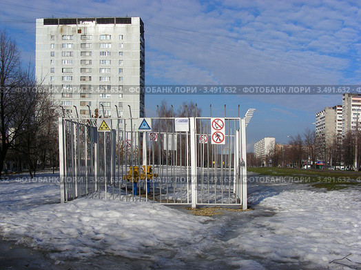 Газовое оборудование на Уссурийской улице. Гольяново. Москва (2012 год). Редакционное фото, фотограф lana1501 / Фотобанк Лори