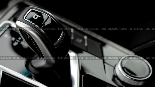 Gearshift selector or jestik in a modern car. Стоковое фото, фотограф Igor Skripachev / Фотобанк Лори