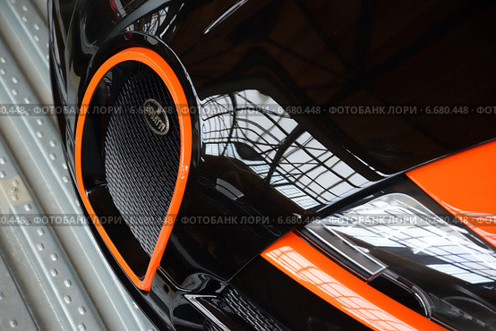Гиперкар Bugatti (2014 год). Редакционное фото, фотограф Сергей Костарев / Фотобанк Лори
