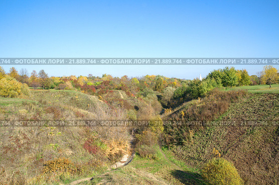 Голосов овраг в парке "Коломенское" (2014 год). Редакционное фото, фотограф Елена Коромыслова / Фотобанк Лори