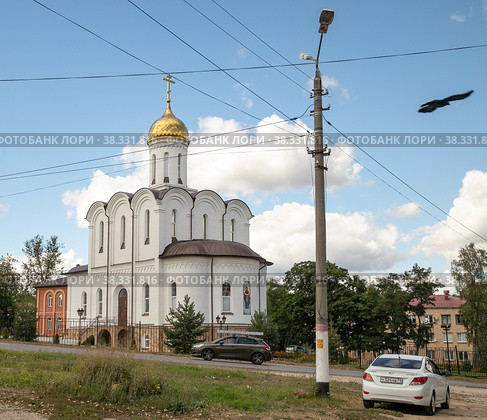 Город Алексин, Тульская область. Храм Покрова Божьей Матери на улице Героев Алексинцев, 12А (Church of the Intercession of the Most Holy Theotokos) (2022 год). Редакционное фото, фотограф Наталья Николаева / Фотобанк Лори