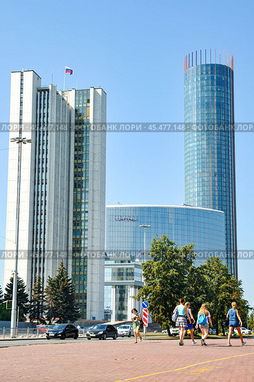 Город Екатеринбург. Башня "Исеть" и гостиница "Hyatt Regency Ekaterinburg" (2016 год). Редакционное фото, фотограф Александр Тараканов / Фотобанк Лори