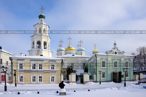 Город Казань, Никольский кафедральный собор в солнечный зимний день. Улица Баумана, 5 (2024 год). Редакционное фото, фотограф Natalia Sidorova / Фотобанк Лори