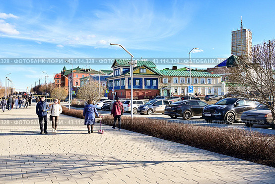 Город Казань. Улица Парижской Коммуны, (2024 год). Стоковое фото, фотограф Александр Тараканов / Фотобанк Лори
