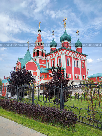Город Кемерово. Храм святого Архистратига Михаила. Редакционное фото, фотограф Цибаев Алексей / Фотобанк Лори