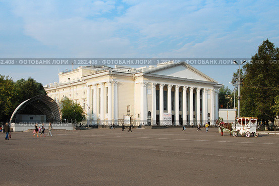 Город Киров. Кировский областной драматический театр (2008 год). Редакционное фото, фотограф Ольга Визави / Фотобанк Лори