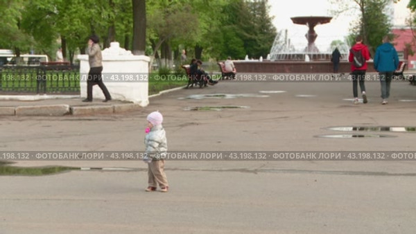 Город Киров, Театральная площадь, весна (2024 год). Редакционное видео, видеограф Алексей Сергеев / Фотобанк Лори