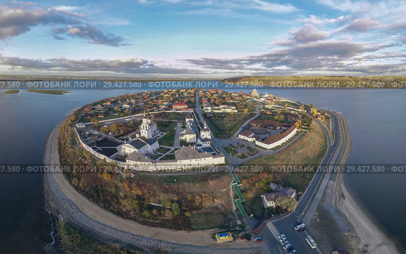 Город-остров Свияжск, вид сверху (2018 год). Стоковое фото, фотограф Геннадий Соловьев / Фотобанк Лори