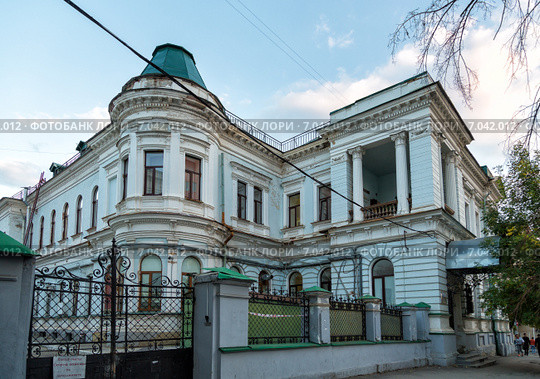 Город Саратов. Особняк Столыпина. С 1930-х годов здесь находится областной противотуберкулезный диспансер (2014 год). Стоковое фото, фотограф Сергей Лаврентьев / Фотобанк Лори