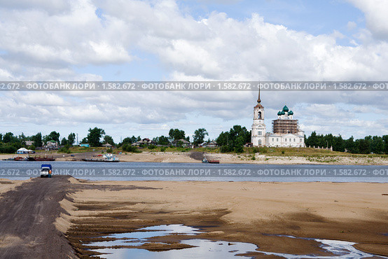 Город Сольвычегодск с другого берега Вычегды (2008 год). Стоковое фото, фотограф Солодовникова Елена / Фотобанк Лори