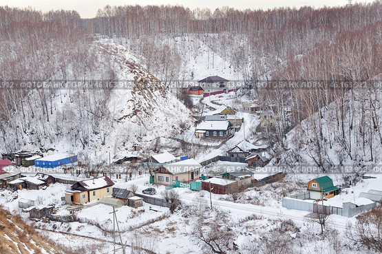 Город Тобольск. Дома в овраге  зимой. Улица Вершина (2015 год). Стоковое фото, фотограф Александр Тараканов / Фотобанк Лори