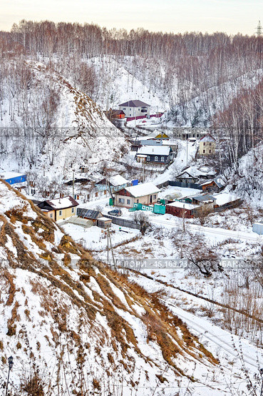 Город Тобольск. Дома в овраге  зимой. Улица Вершина (2015 год). Стоковое фото, фотограф Александр Тараканов / Фотобанк Лори