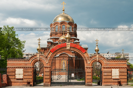 Город Тула. Свято-Сергиевский храм (Храм Сергия Радонежского). Центральный вход (2016 год). Стоковое фото, фотограф Игорь Низов / Фотобанк Лори