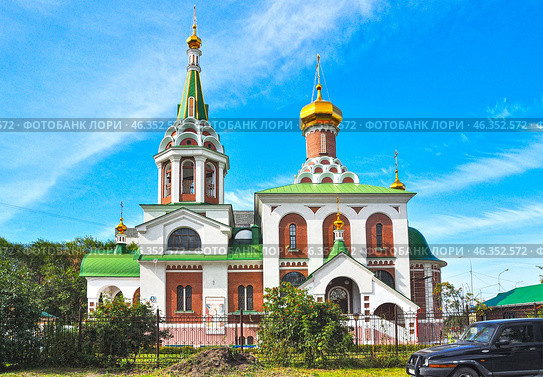 Город Тюмень. Церковь в честь Святителя Николая архиепископа Мир Ликийских чудотворцев. Улица Моторостроителей, 1а (2015 год). Стоковое фото, фотограф Александр Тараканов / Фотобанк Лори